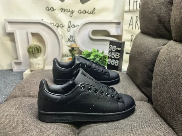 Adidas Stan Smith White and Green Lifestyle Sneakers 21