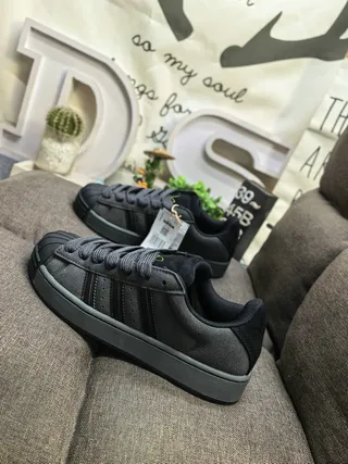Adidas Superstar 黑色和紫色生活方式运动鞋 17