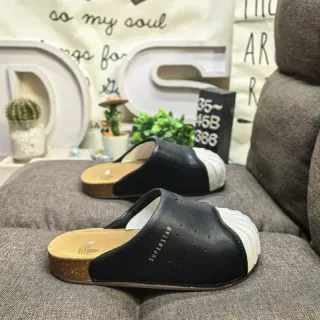Adidas Superstar Slide काले और सफेद स्लिप-ऑन स्लिपर्स