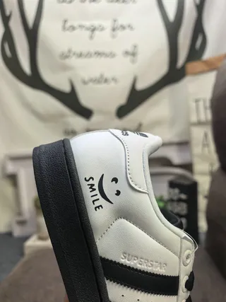 Adidas Superstar 白黑生活方式运动鞋 3