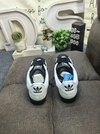 Adidas Superstar 白黑生活方式运动鞋 8