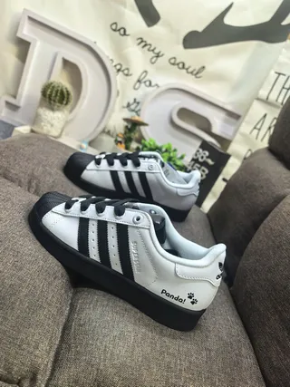 Adidas Superstar 白黑生活方式运动鞋 17