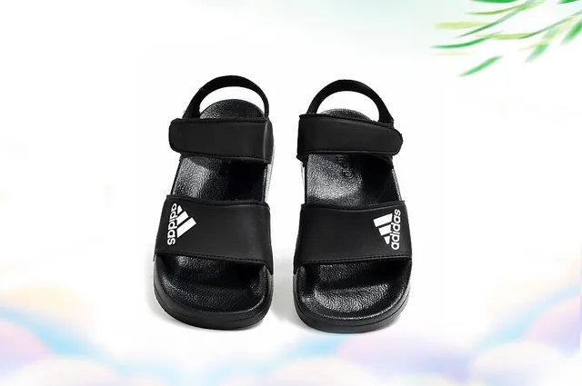 Adidas à deux sangles Velcro Sandales casual pour enfants 24