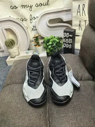 Adidas White and Black Three-Stripe Lifestyle Sneakers 10