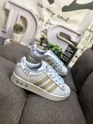 Adidas White Beige Shell-Toe Three-Stripe Side Panel Lifestyle Sneakers 9
