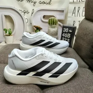 Adidas Chaussures de Running Blancs Noirs avec Tige en Maille Engineered et Semelle Intermédiaire Sculptée en Mousse