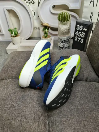 Adidas White Black Engineered Mesh Upper Sculpted Foam Midsole Running Shoes 6