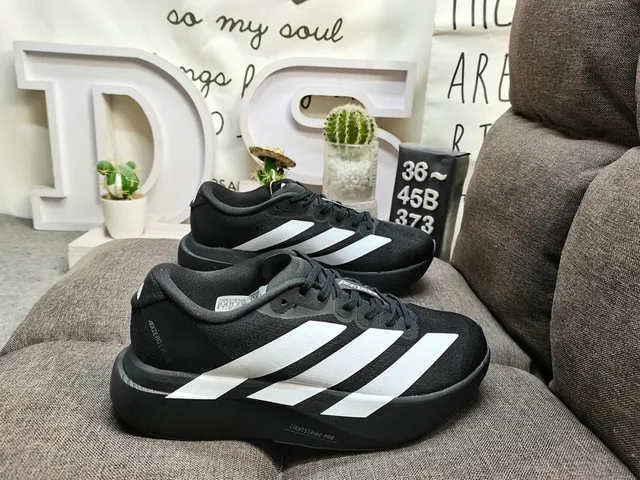 Adidas White Black Engineered Mesh Upper Sculpted Foam Midsole Running Shoes 21