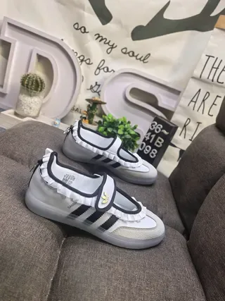 Adidas White Black Laceless Mary Jane Ruffled Strap Lifestyle Sneakers 9