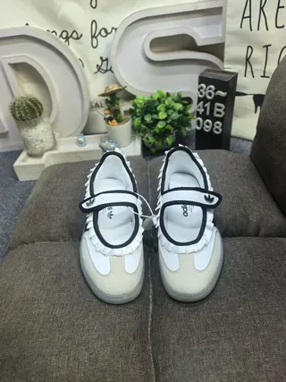 Adidas White Black Laceless Mary Jane Ruffled Strap Lifestyle Sneakers 10