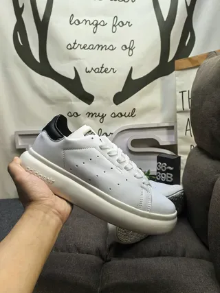 Adidas Chaussures Lifestyle Blanc Noir Cuir Perforé Low-Top 5