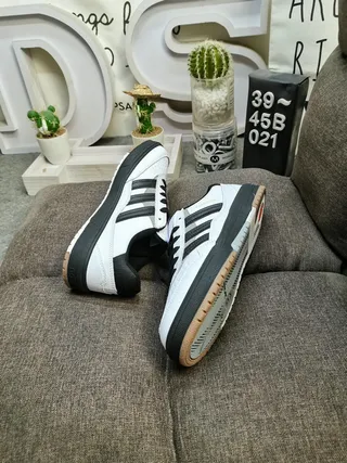 Adidas White Black Low-Top Perforated Toe Lifestyle Sneakers 6