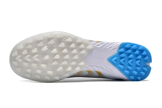 Adidas Chaussures de football Turf blanc et bleu low-cut avec col sock-fit 6