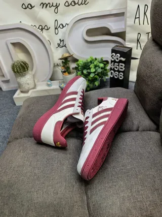 Adidas White Blue Low-Top Leather Upper Lifestyle Sneakers 6