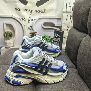Adidas सफेद नीला मिडसोल असममित केज ओवरले चंकी स्नीकर