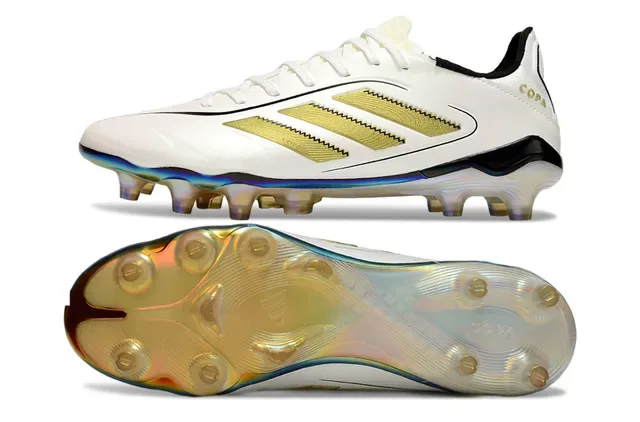 Adidas Botines de football low-cut blanc or avec rayures métalliques pour terrain ferme 6