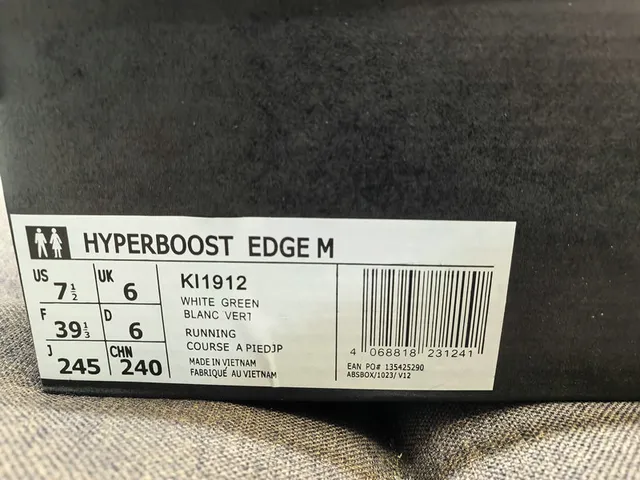 Adidas Zapatillas de correr blancas y verdes con upper de knit, midsole esculpido 2