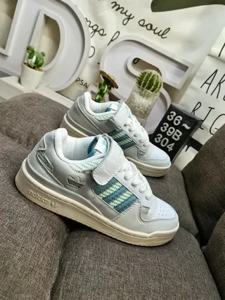 Adidas White Green Low-Top Velcro Strap Lifestyle Sneakers 9