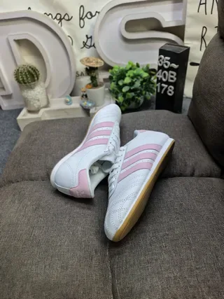 Adidas White Pink Low-Top Leather-Like Upper Sneakers 6