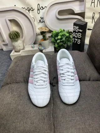 Adidas White Pink Low-Top Leather-Like Upper Sneakers 10