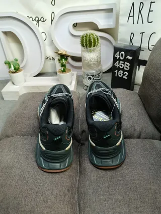 Adidas أبيض أحمر سولة منصة طبقات تركيبية متراكبة سنيكرز كثيفة 18