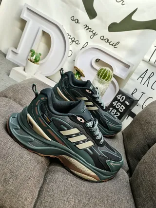 Adidas أبيض أحمر سولة منصة طبقات تركيبية متراكبة سنيكرز كثيفة 19