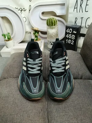Adidas أبيض أحمر سولة منصة طبقات تركيبية متراكبة سنيكرز كثيفة 20