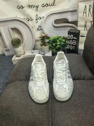 Adidas White Silver Low-Top Glitter Stripe Detail Lifestyle Sneakers 10