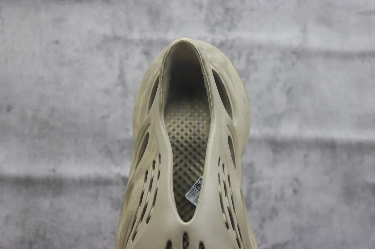 Adidas Yeezy Foam Runner Beige Lifestyle Sneakers 4