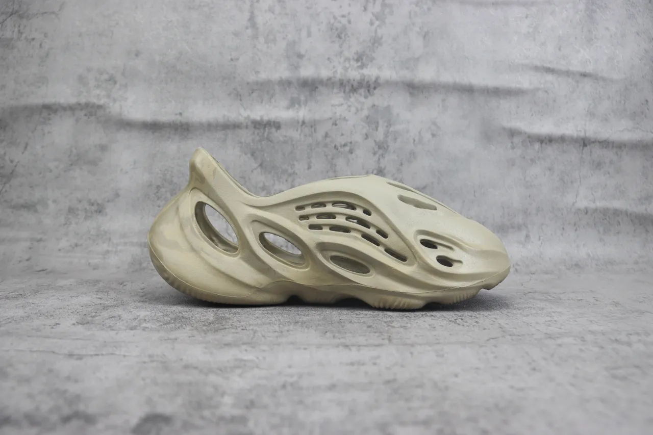 Adidas Yeezy Foam Runner Beige Lifestyle Sneakers 6