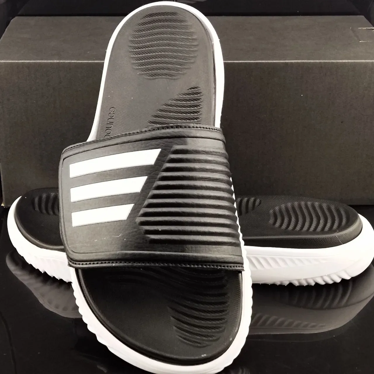Adidas Yeezy Slide Noir et Blanc Sandales 3