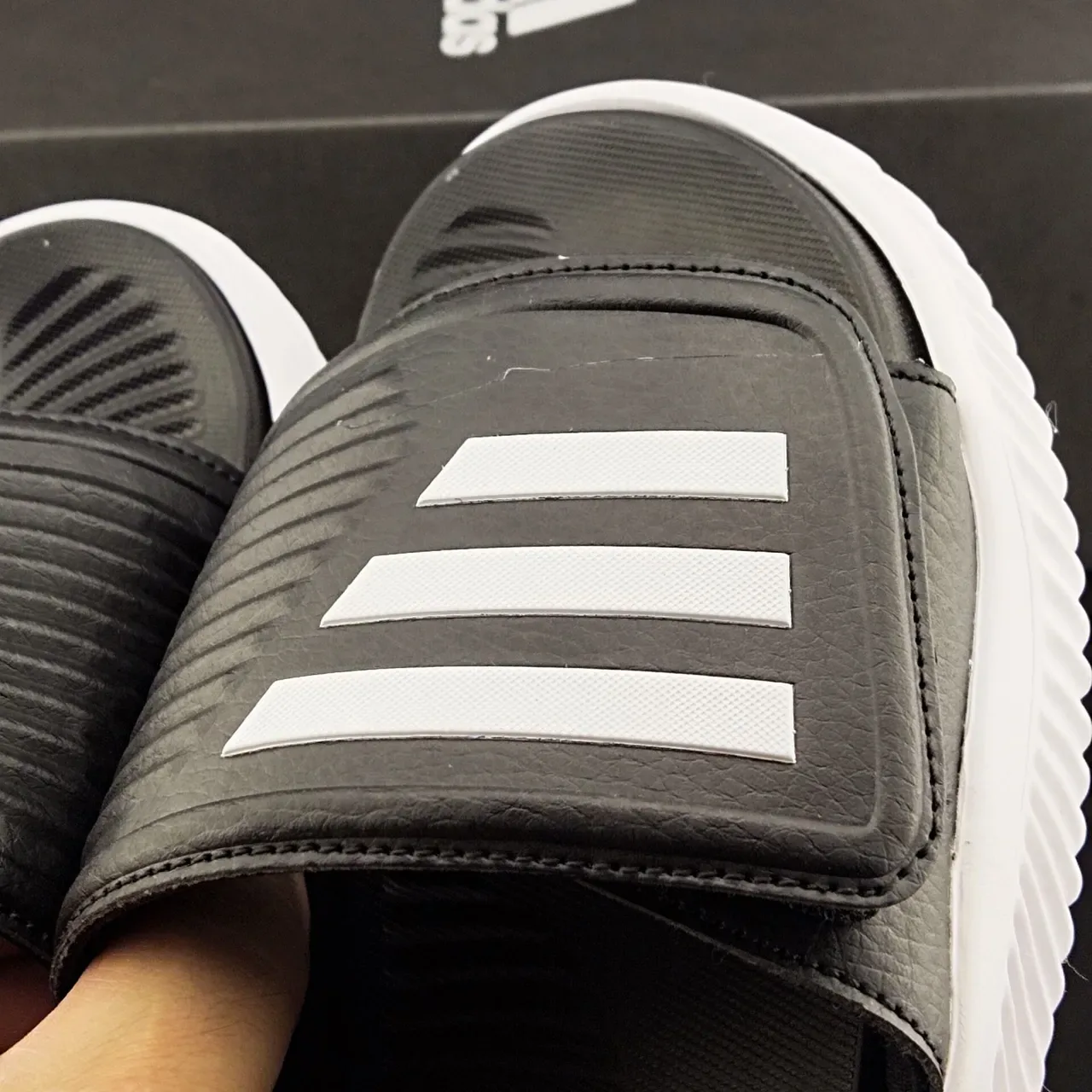 Adidas Yeezy Slide Noir et Blanc Sandales 6