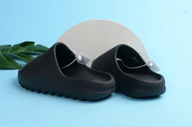 Adidas Yeezy Slide Black Matte Molded Slippers 3