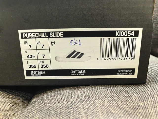 Adidas Yeezy Slide Black Molded Slipper 2