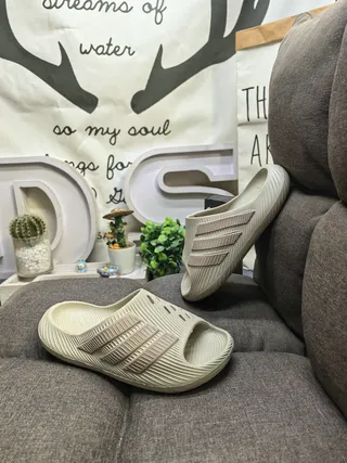 Adidas Yeezy Slide Black Molded Slipper 16