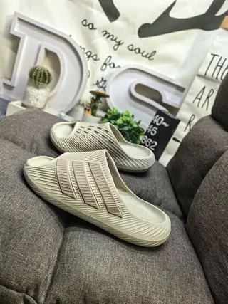 Adidas Yeezy Slide Black Molded Slipper 17