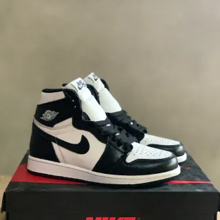 Air Jordan 1 Black and White High-Top Basketball Shoes