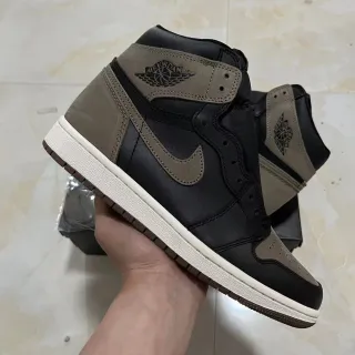 Air Jordan 1 黑色灰褐色皮革-麂皮篮球鞋
