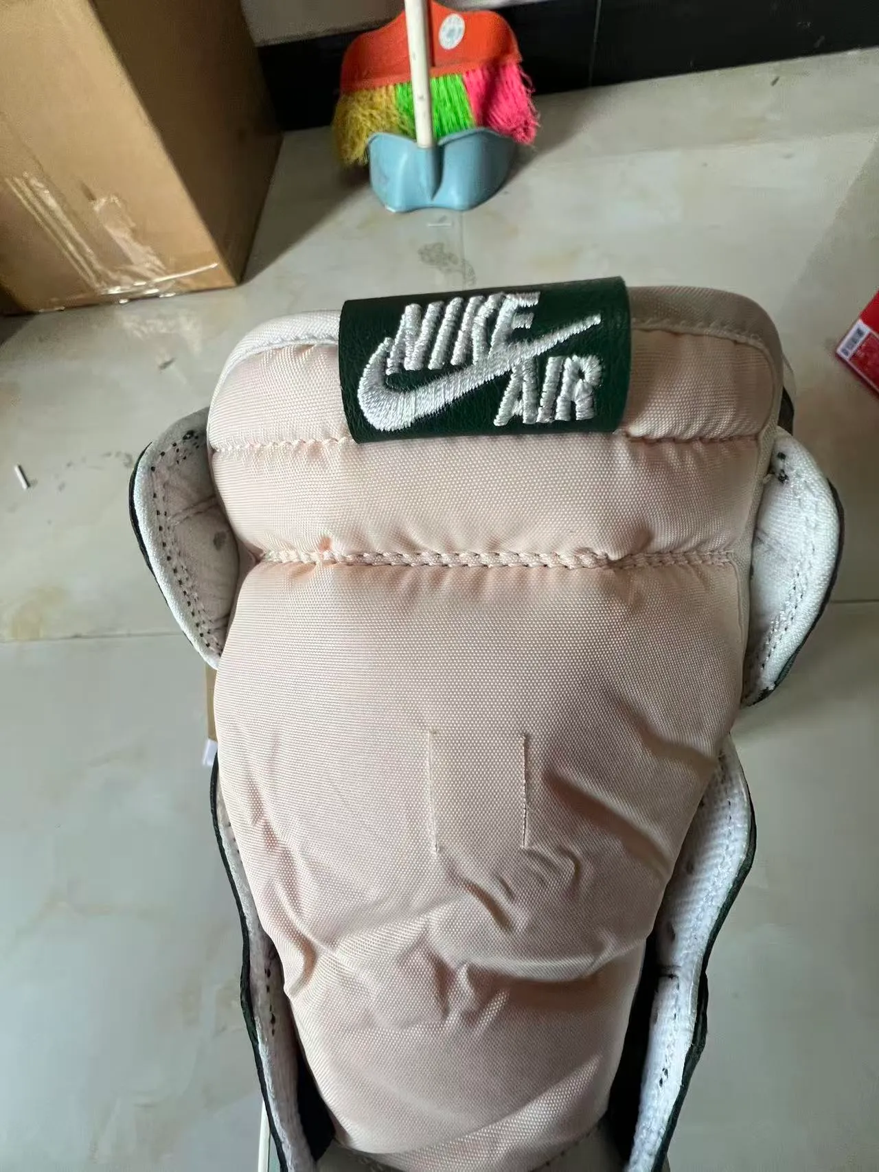Air Jordan 1 High Forest Green and Cream Basketball Shoes 4