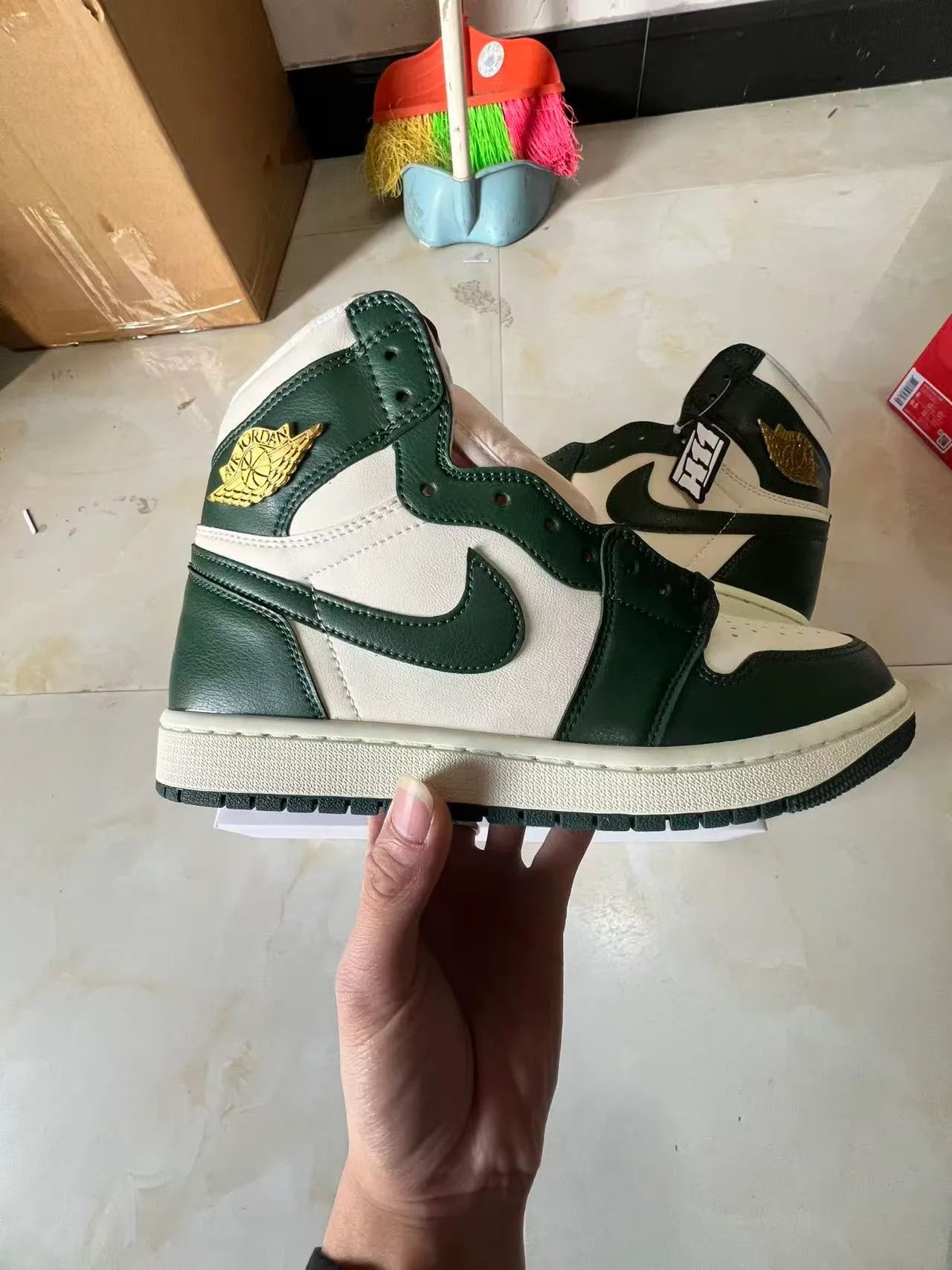 Air Jordan 1 High Forest Green and Cream Basketball Shoes 7