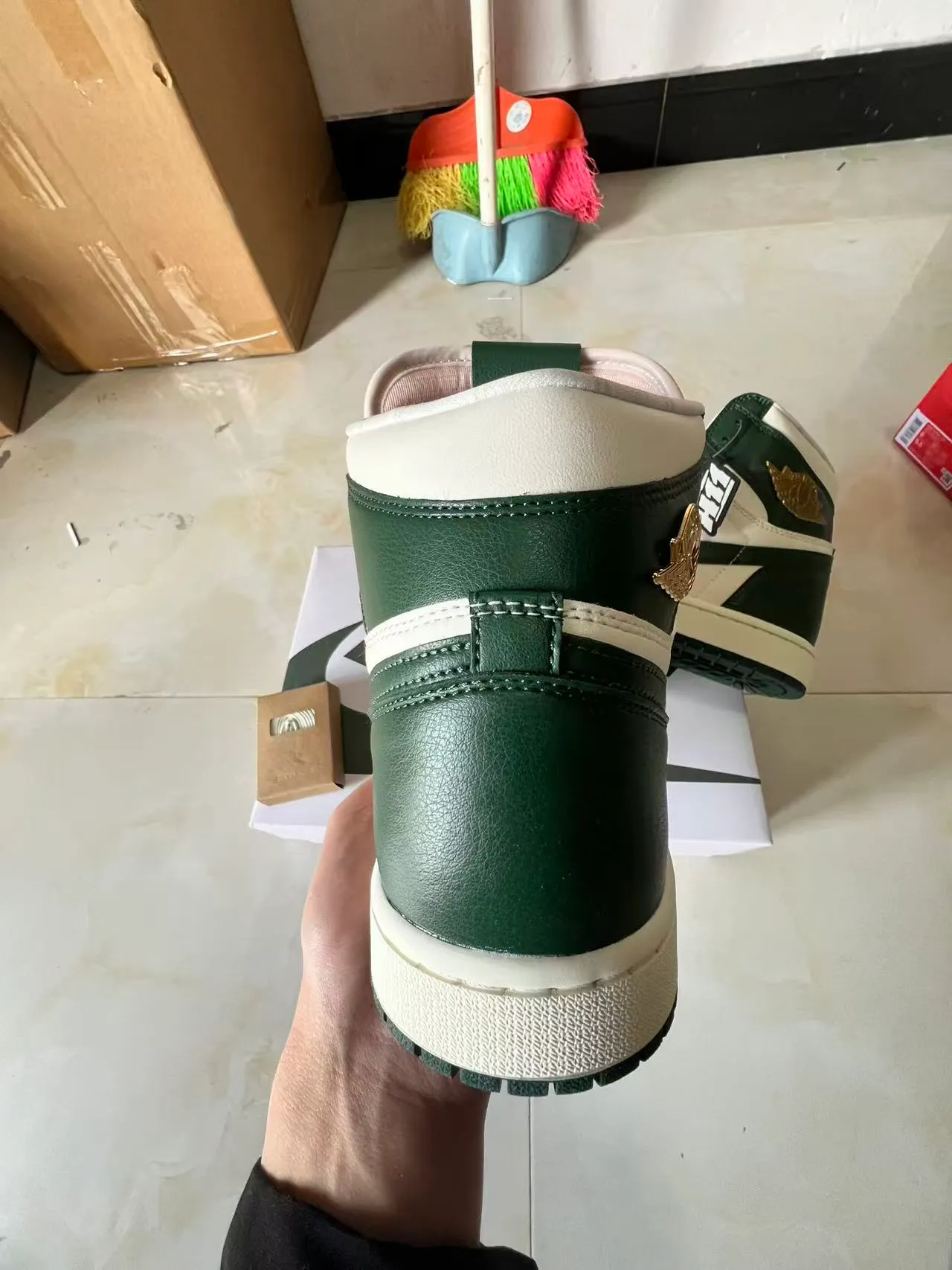 Air Jordan 1 High Forest Green and Cream Basketball Shoes 8