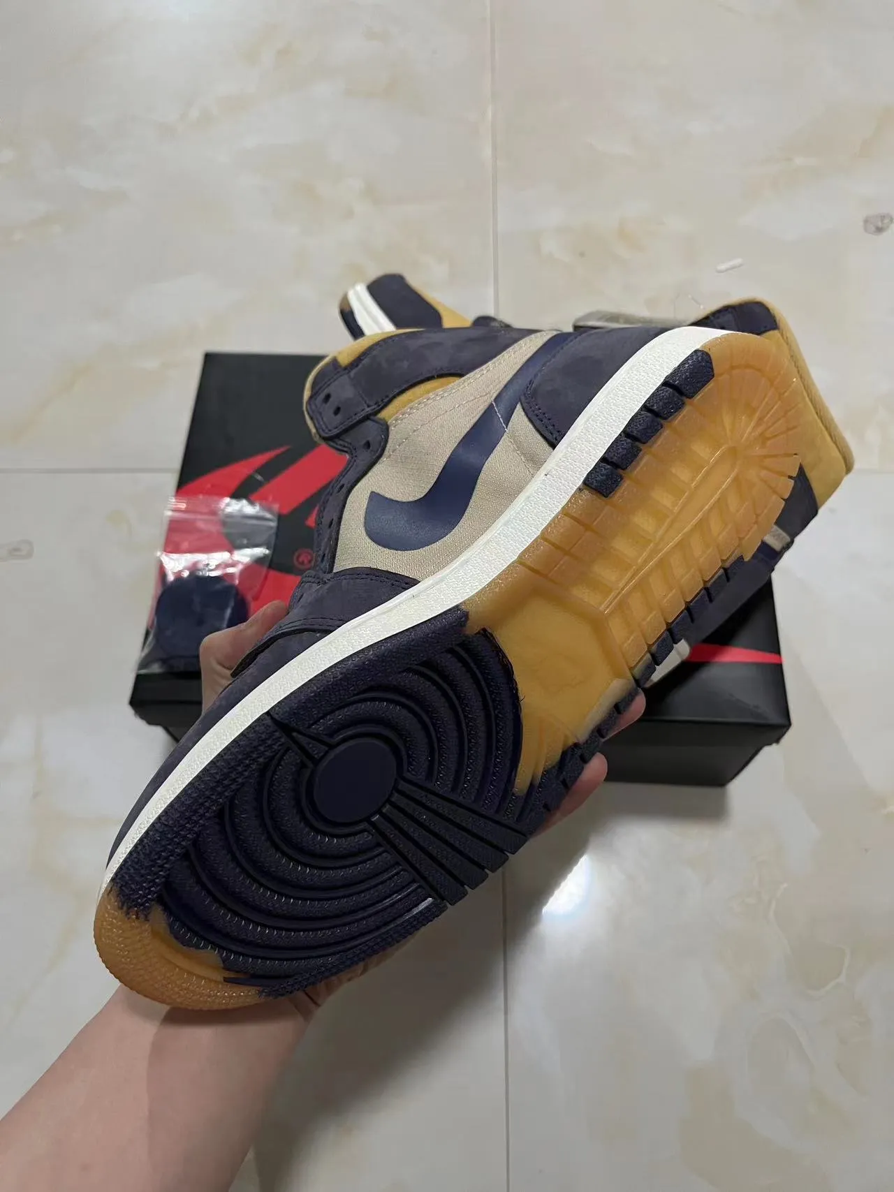Air Jordan 1 High GORE-TEX Navy Beige Gold Basketball Shoes 6