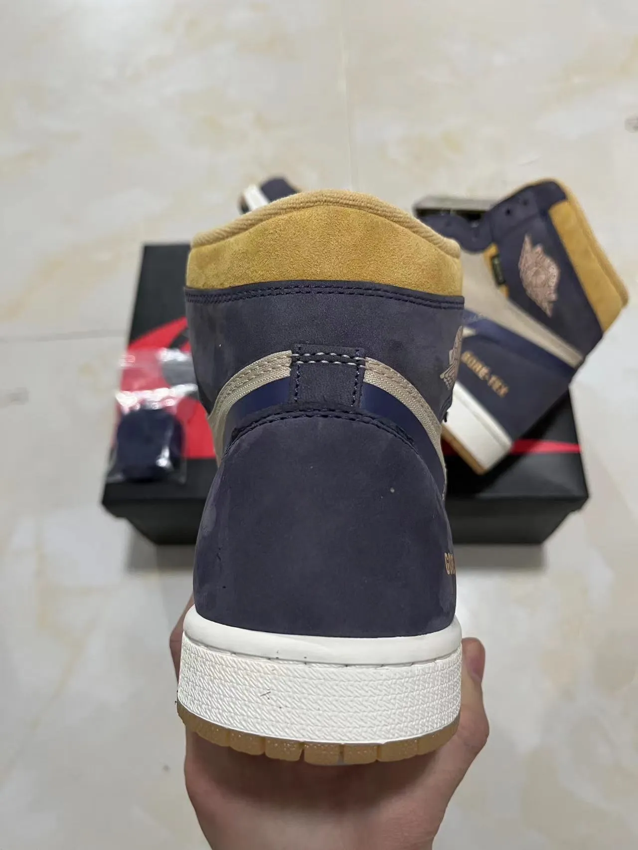 Air Jordan 1 High GORE-TEX Navy Beige Gold Basketball Shoes 8