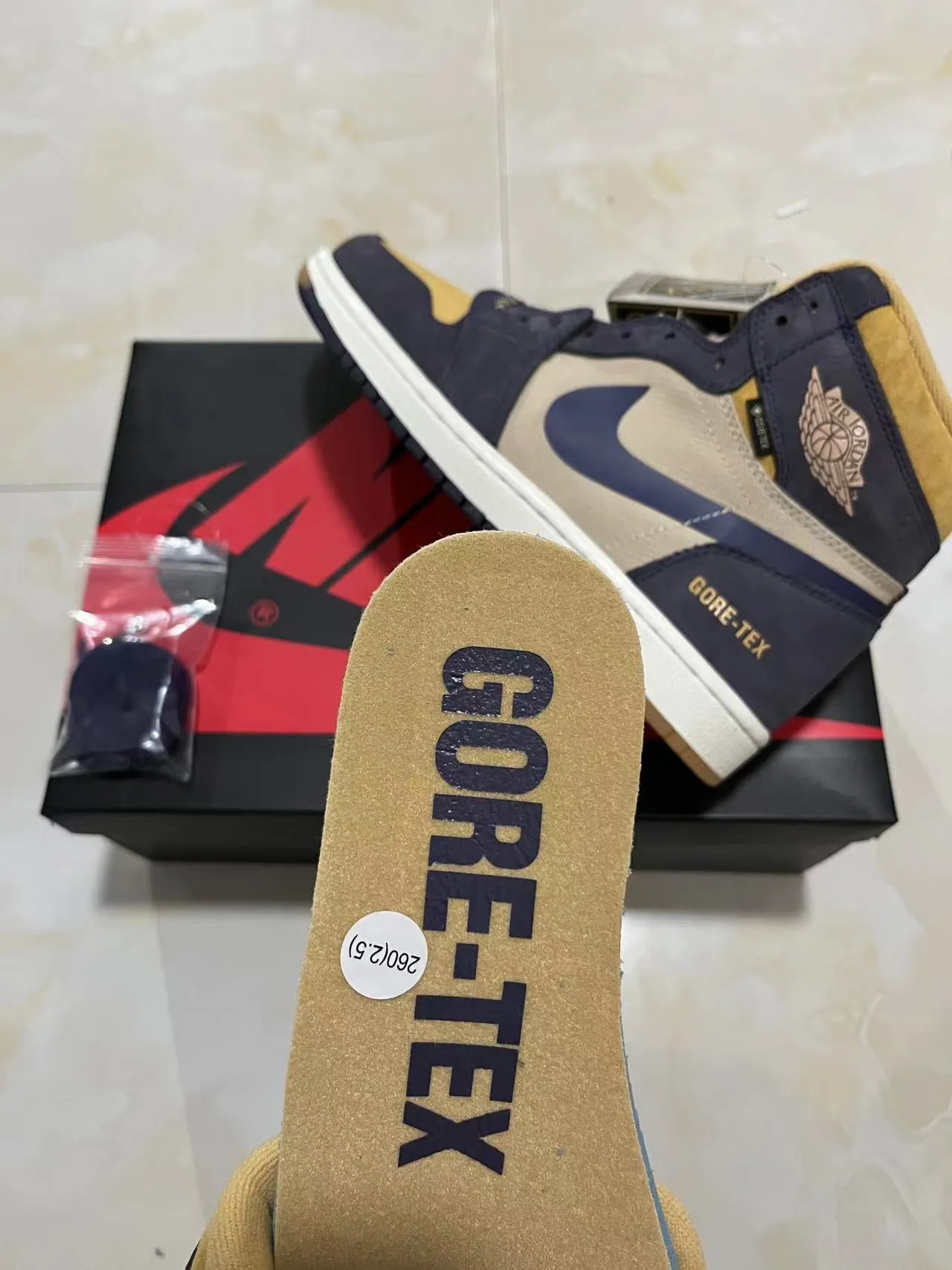 Air Jordan 1 High GORE-TEX Navy Beige Gold Basketball Shoes 9