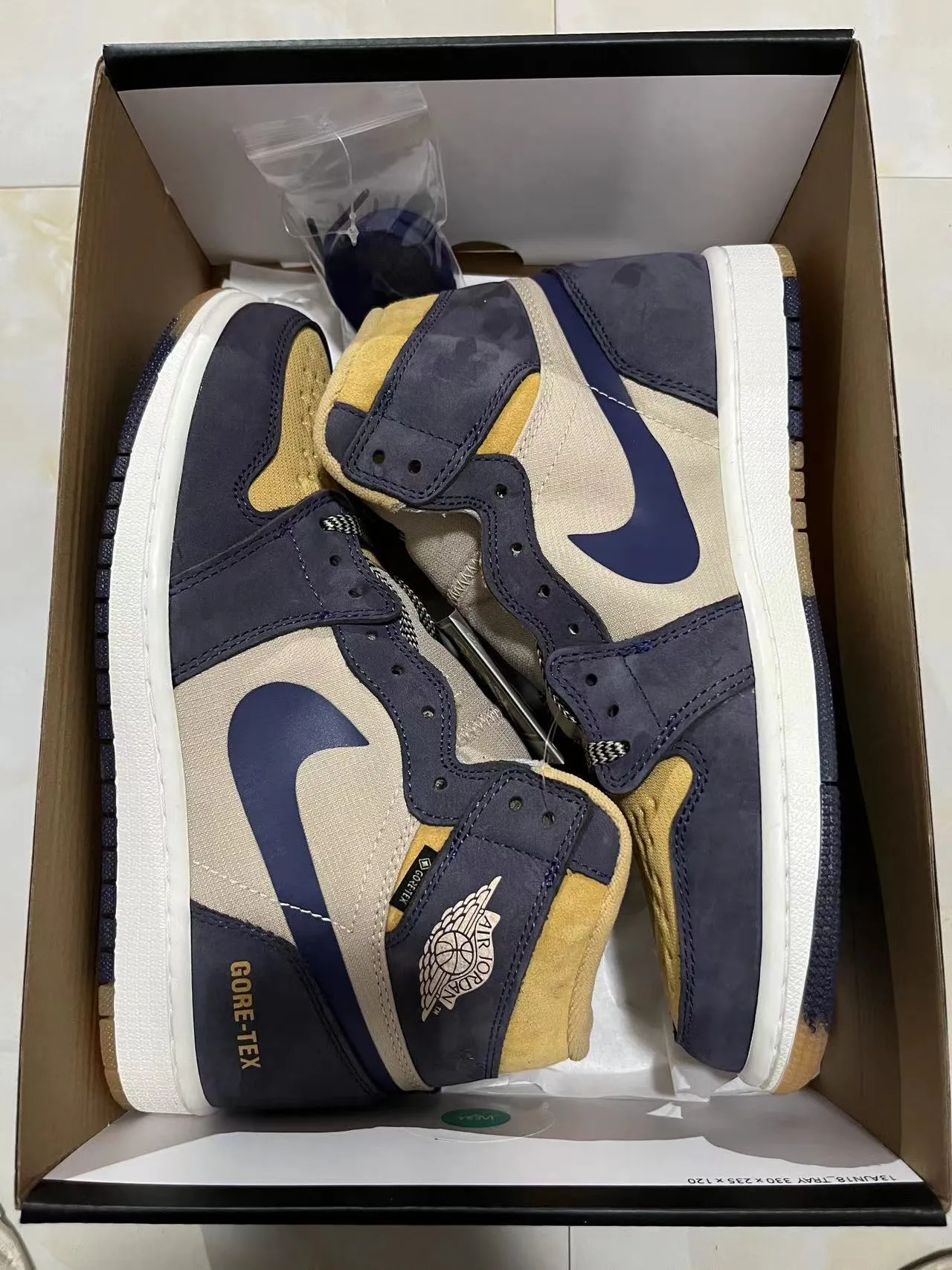 Air Jordan 1 High GORE-TEX Navy Beige Gold Basketball Shoes 10