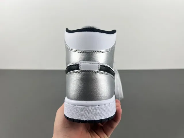 Air Jordan 1 High Prata metálica Preto Branco tênis de basquete 4