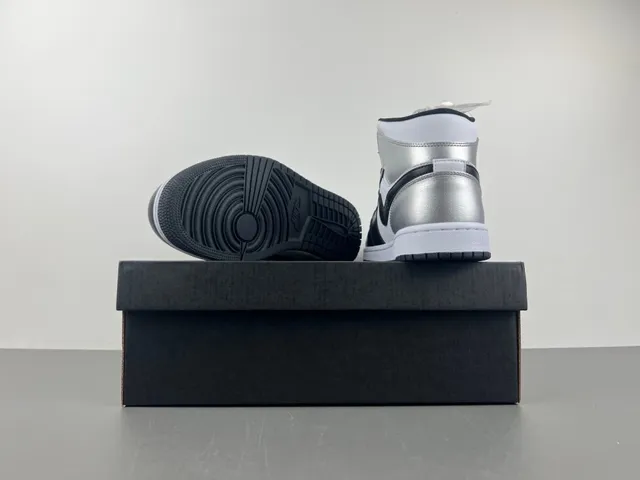 Air Jordan 1 High Prata metálica Preto Branco tênis de basquete 16