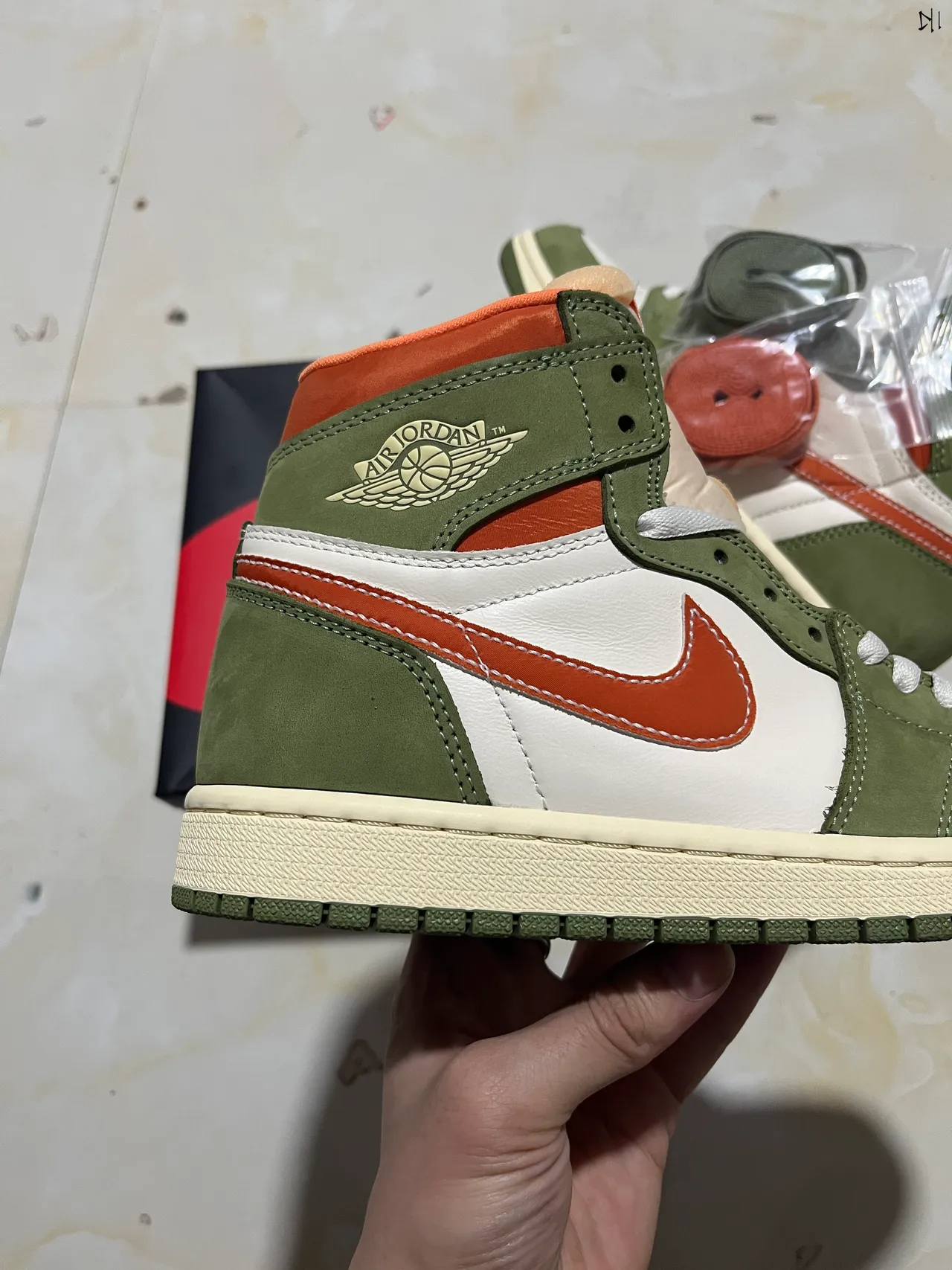 Air Jordan 1 High Olive Green White Orange Basketball Shoes 5