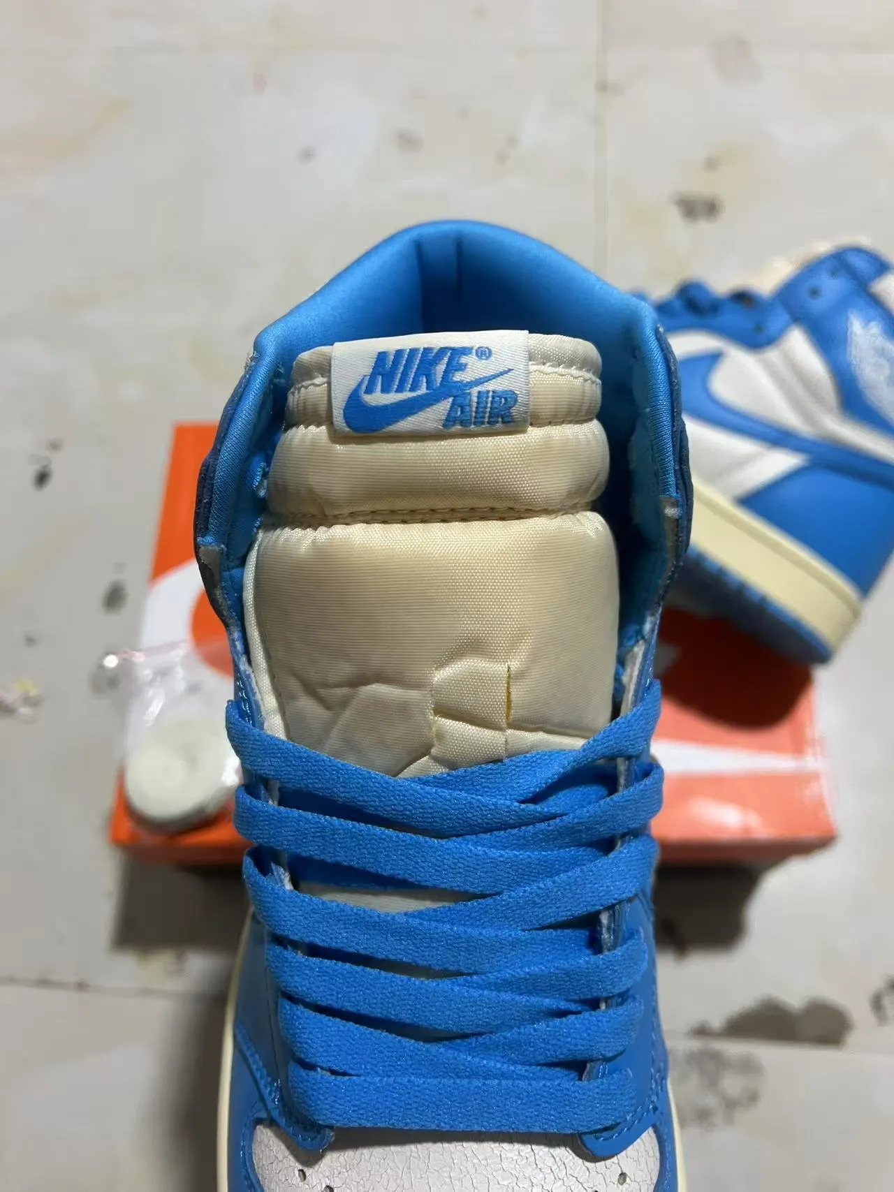 Air Jordan 1 High tênis de basquete azul royal e branco 4