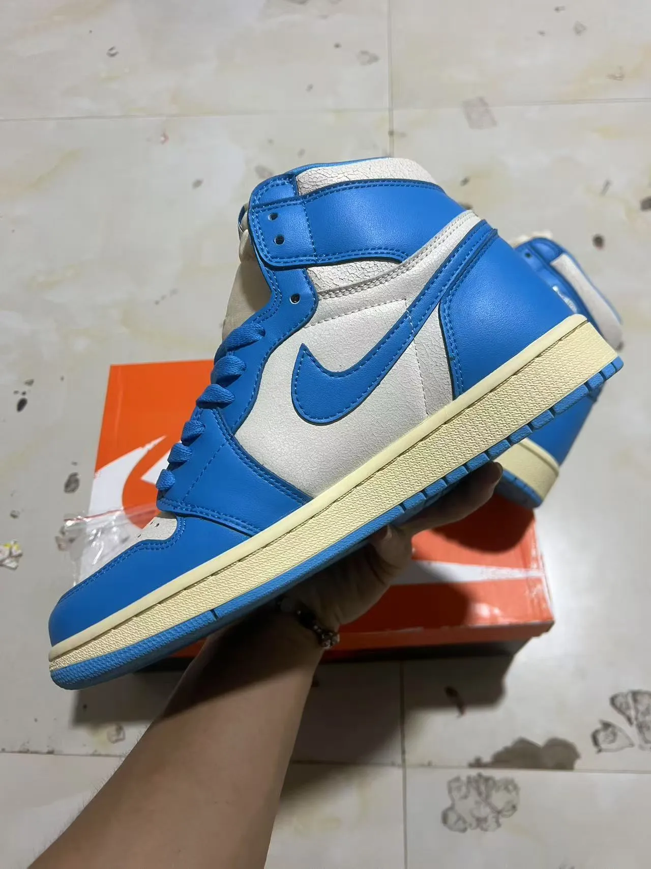Air Jordan 1 High tênis de basquete azul royal e branco 5